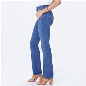 NYDJ Marilyn straight liftxtuck technology